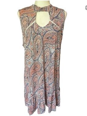 True Craft Sleeveless Paisley Keyhole Tunic in Coral and Navy